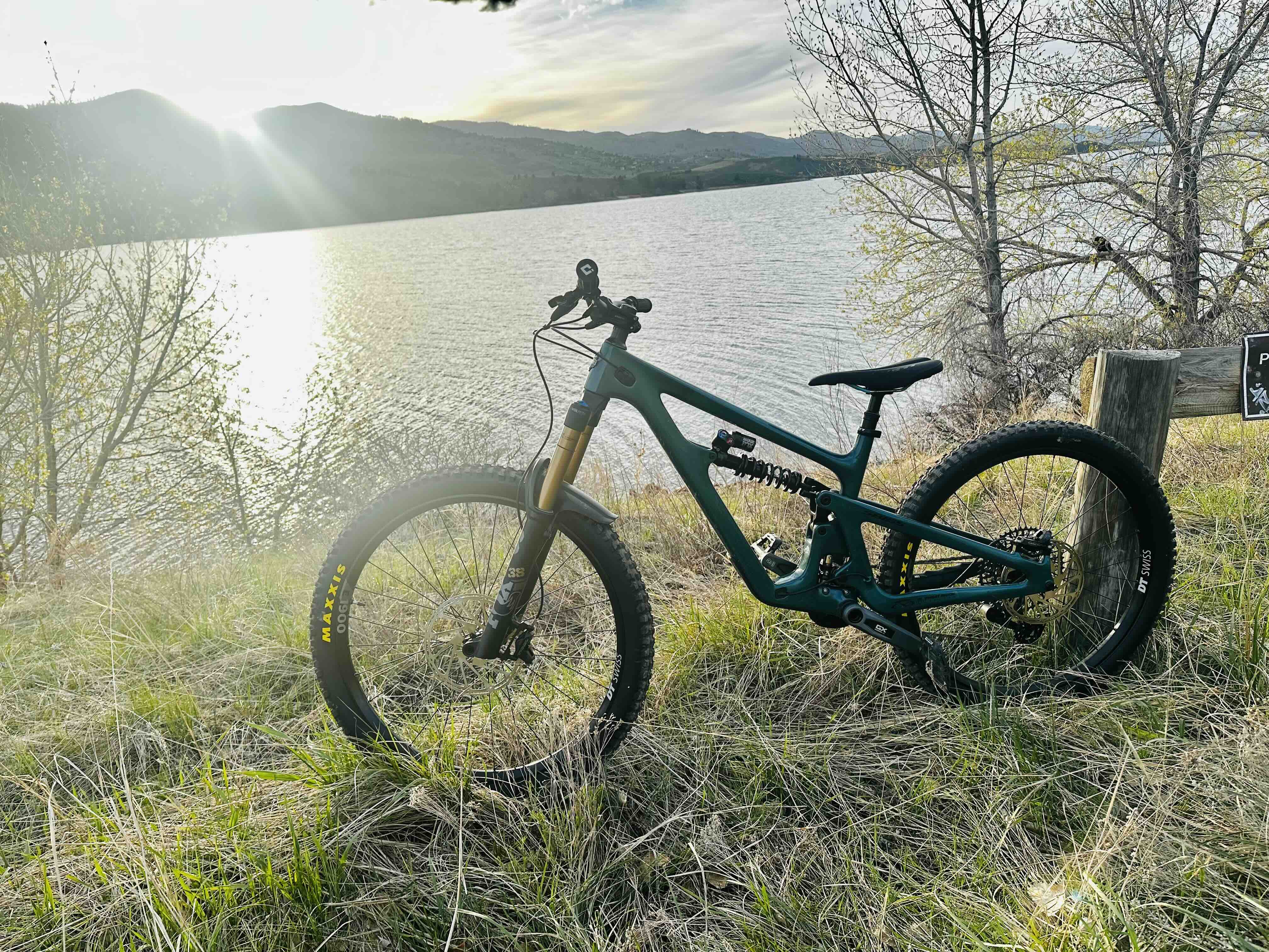 Yeti trail bike ready for a CME morning ride